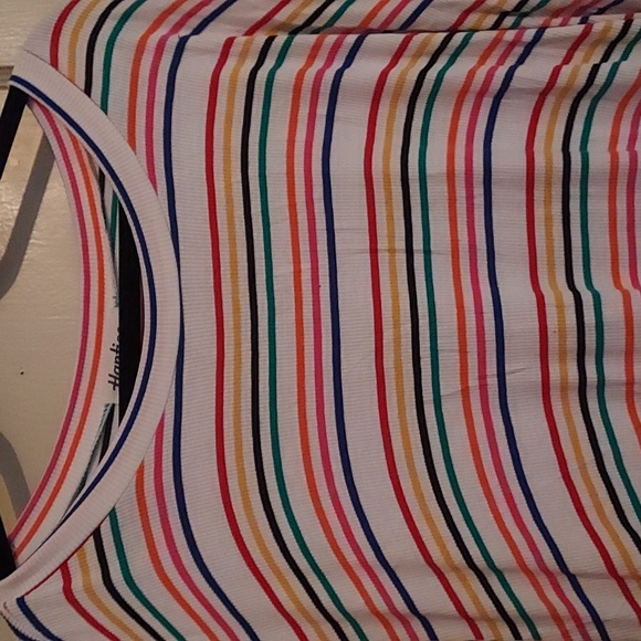 Top - Picture 2 of 2